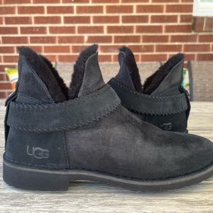 UGG Melrose Bootie, Black Size 10